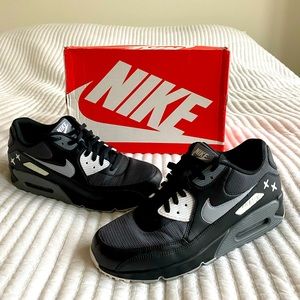 Nike Air Max 90 Mens Sneakers Size: 12 US